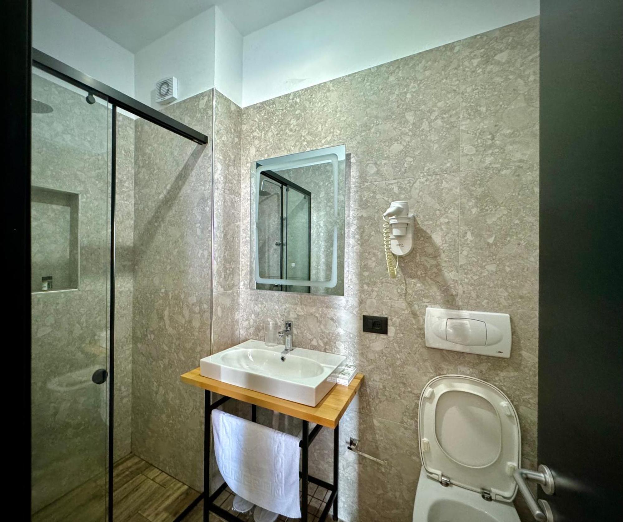 Gogo'S Boutique Hotel Dhërmi Dış mekan fotoğraf